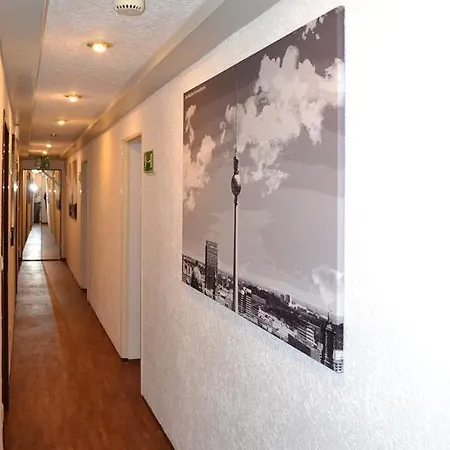 מלון Hotel - Pension Haubach ברלין