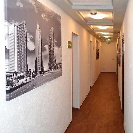 Hotel - Pension Haubach מלון 2*