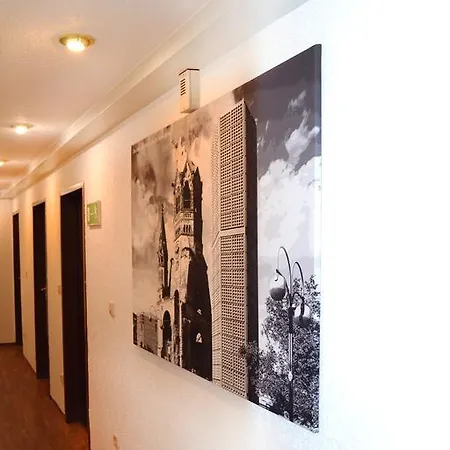 Hotel - Pension Haubach 2* ברלין