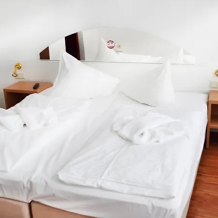 Hotel - Pension Haubach 2*